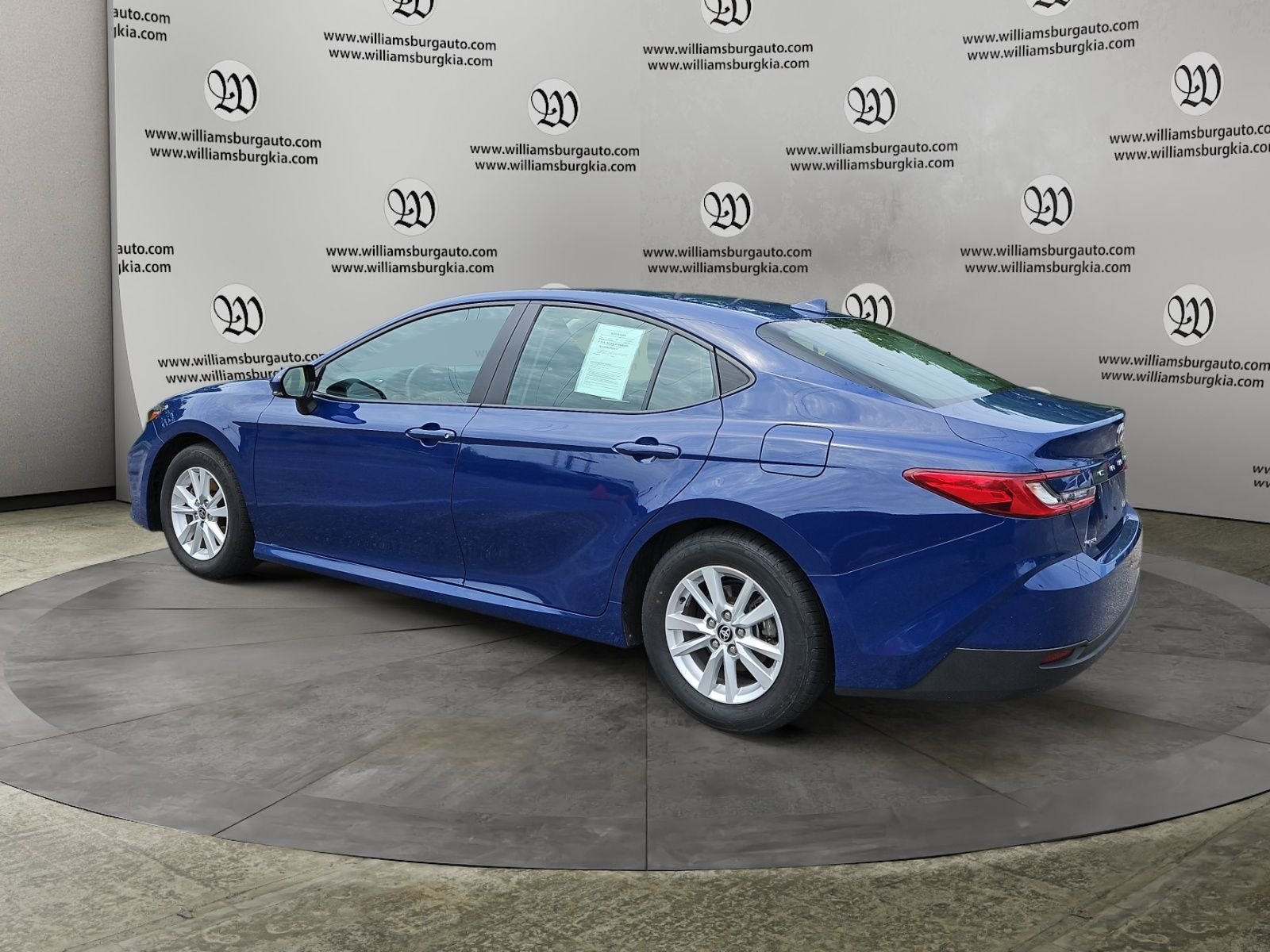 Used 2025 Toyota Camry LE FWD image 3