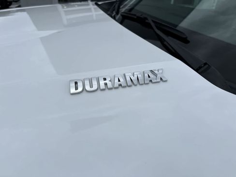 Used 2023 Chevrolet Silverado 1500 LTZ w/ Z71 Off-Road Package image 5