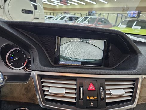 Used 2010 Mercedes-Benz E 350 Sedan w/ Premium 1 Pkg image 32