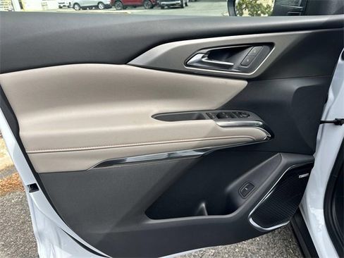 New 2026 Chevrolet Traverse LT w/ Enhanced Driving Package image 8