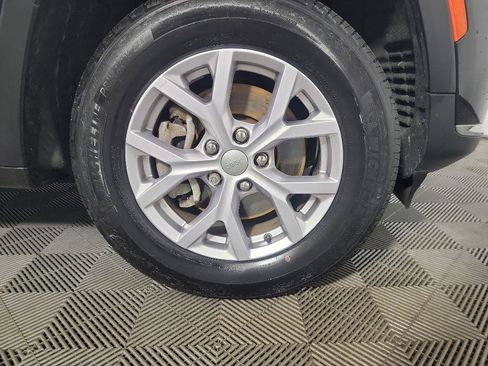 Used 2022 Jeep Grand Cherokee L Limited image 5