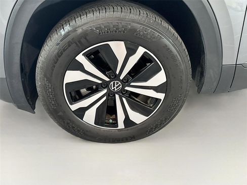 Used 2024 Volkswagen Atlas SE AWD/4WD image 34