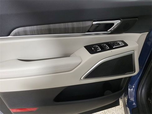 Used 2023 Kia Telluride EX image 18