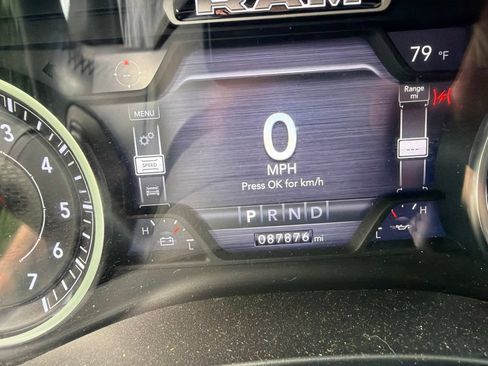 Used 2019 RAM 1500 Laramie w/ Sport Appearance Package AWD/4WD image 17