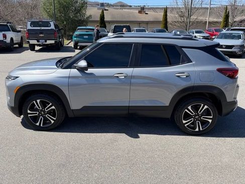 Used 2024 Chevrolet TrailBlazer LT w/ LT Cold Weather Package image 8
