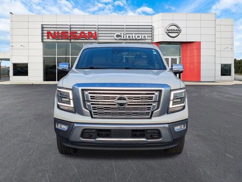 Certified 2024 Nissan Titan Platinum Reserve w/ Moonroof Package image 8