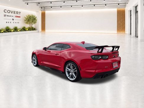Used 2019 Chevrolet Camaro SS RWD image 9