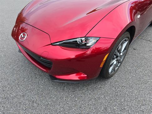 Used 2023 MAZDA MX-5 Miata Grand Touring w/ Weather Package RWD image 9