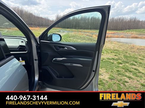 New 2026 Chevrolet Traverse LT w/ Sun and Wheel Package AWD/4WD image 36