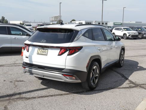 Used 2025 Hyundai Tucson SEL FWD image 4