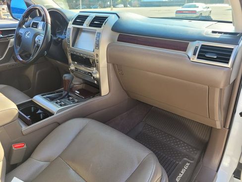 Used 2019 Lexus GX 460 Luxury AWD/4WD image 8