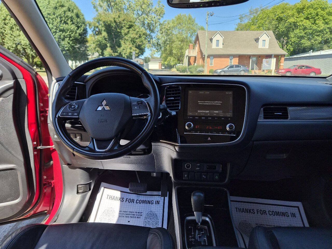 Used 2020 Mitsubishi Outlander SEL AWD/4WD image 14