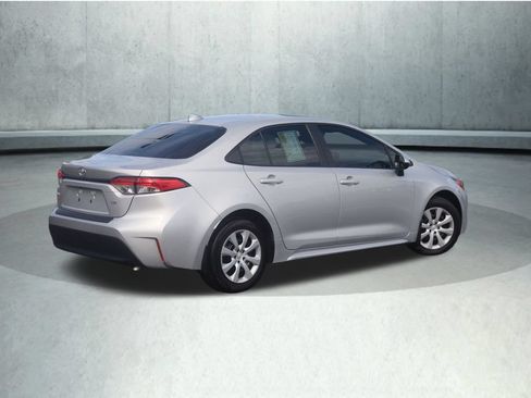 Used 2025 Toyota Corolla LE FWD image 21