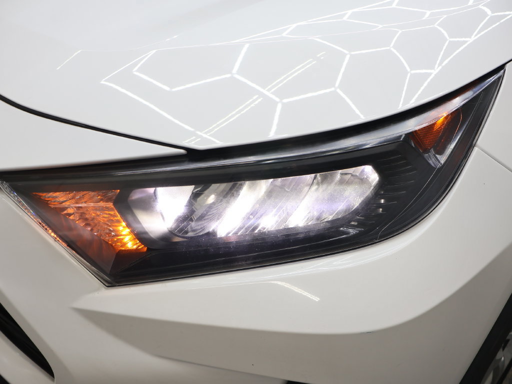Used 2020 Toyota RAV4 LE FWD image 29