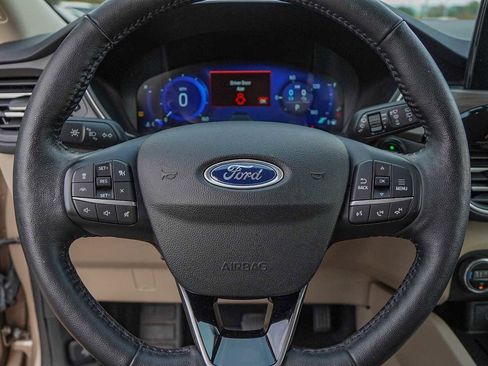 Used 2020 Ford Escape Titanium image 12