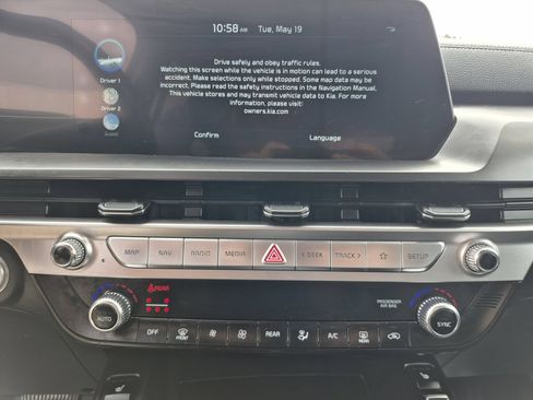 Certified 2024 Kia Telluride S w/ S Sunroof Package AWD/4WD image 9