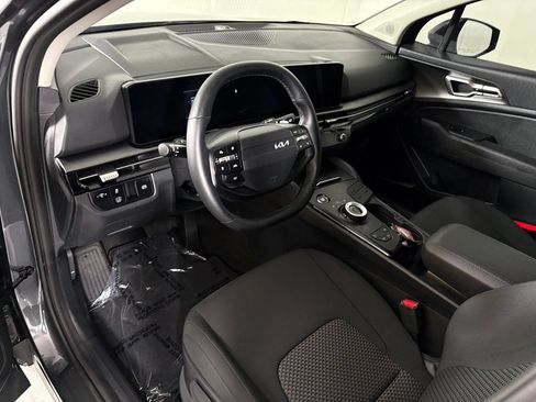 New 2026 Kia Sportage LX FWD image 16