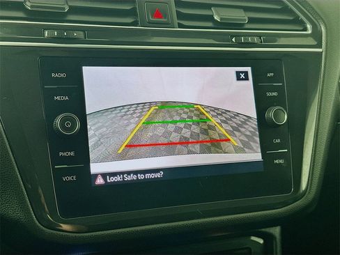 Used 2023 Volkswagen Tiguan SE R-Line image 20