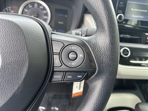 Used 2022 Toyota Corolla LE image 20