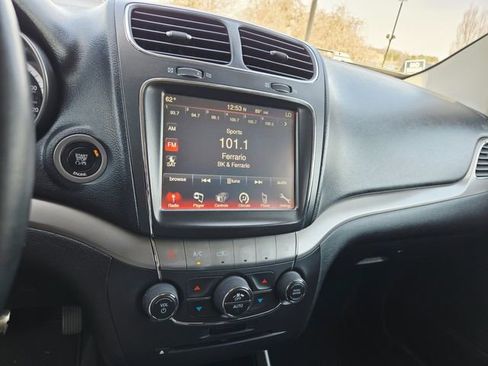 Used 2015 Dodge Journey Crossroad w/ Flexible Seating Group image 25