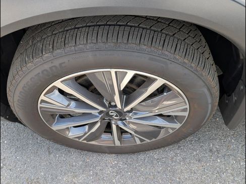 Used 2026 INFINITI QX60 Luxe w/ Family Package AWD/4WD image 9