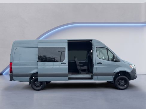 Used 2024 Mercedes-Benz Sprinter 2500 image 12