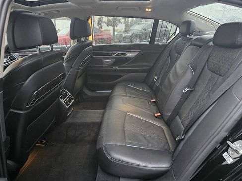 Used 2018 BMW 740e xDrive image 15