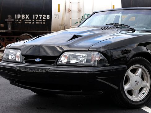 Used 1993 Ford Mustang LX image 4
