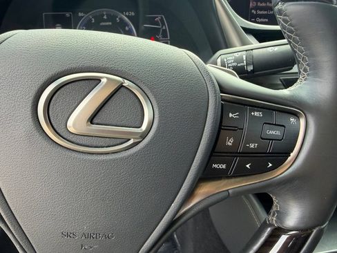 Used 2020 Lexus ES 350 w/ Premium Package FWD image 18