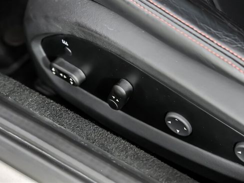Used 2019 Ferrari 812 Superfast RWD image 27