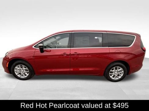 New 2026 Chrysler Pacifica Select image 3