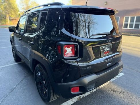 Used 2018 Jeep Renegade Altitude image 7