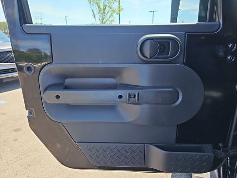 Used 2010 Jeep Wrangler Unlimited Sahara w/ Dual Top Group AWD/4WD image 30