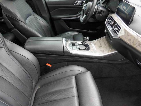 Used 2020 BMW X5 M50i w/ Premium Package image 12