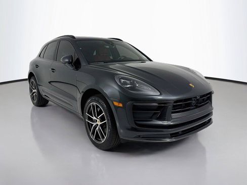 Used 2024 Porsche Macan AWD/4WD image 32