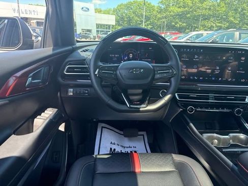 Used 2024 Chevrolet Traverse RS w/ LPO, Floor Liner Package AWD/4WD image 15