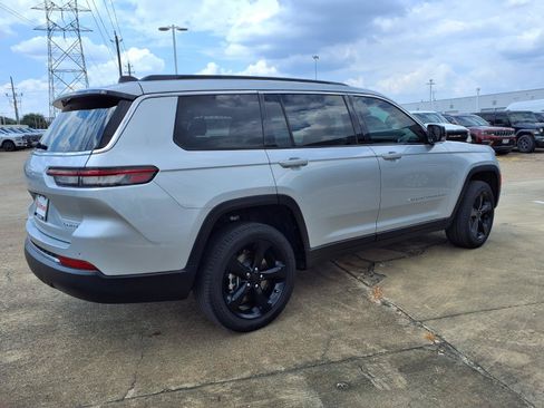 Used 2025 Jeep Grand Cherokee L Limited w/ Trailer Tow Package RWD image 28