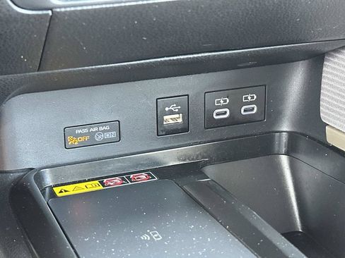 Used 2025 Toyota Camry SE FWD image 39