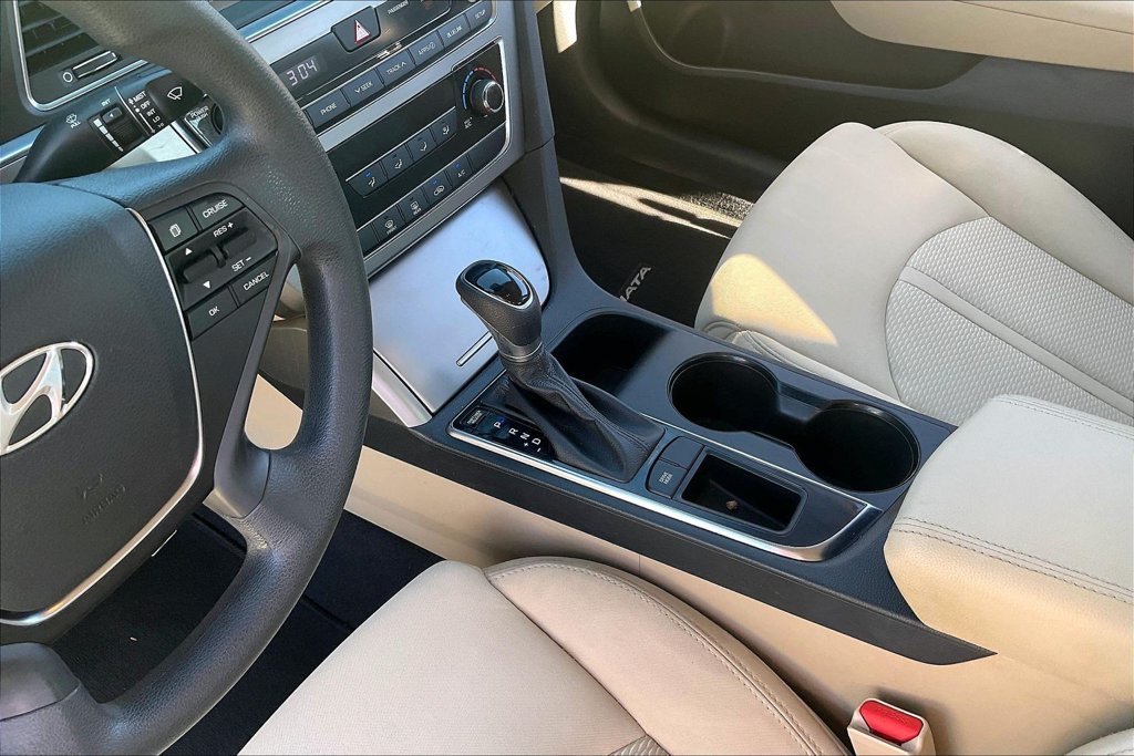 Used 2017 Hyundai Sonata SE FWD image 17