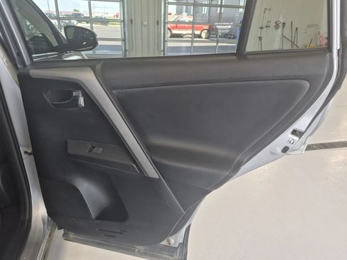 Used 2017 Toyota RAV4 XLE AWD/4WD image 16