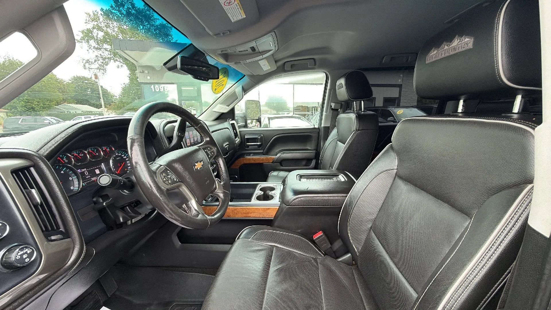 Used 2017 Chevrolet Silverado 2500 High Country w/ Snow Plow Prep Package AWD/4WD image 15