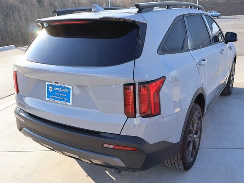 Used 2023 Kia Sorento X-Line EX image 5