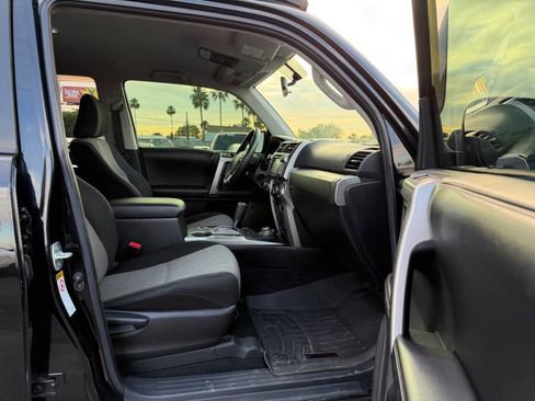 Used 2016 Toyota 4Runner SR5 AWD/4WD image 23