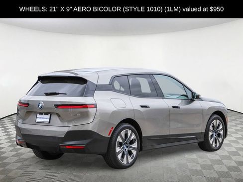 Used 2025 BMW iX xDrive50 w/ Convenience Package AWD/4WD image 4