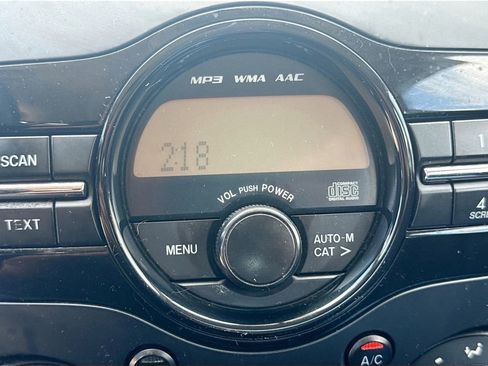 Used 2014 MAZDA MAZDA2 Sport FWD image 13