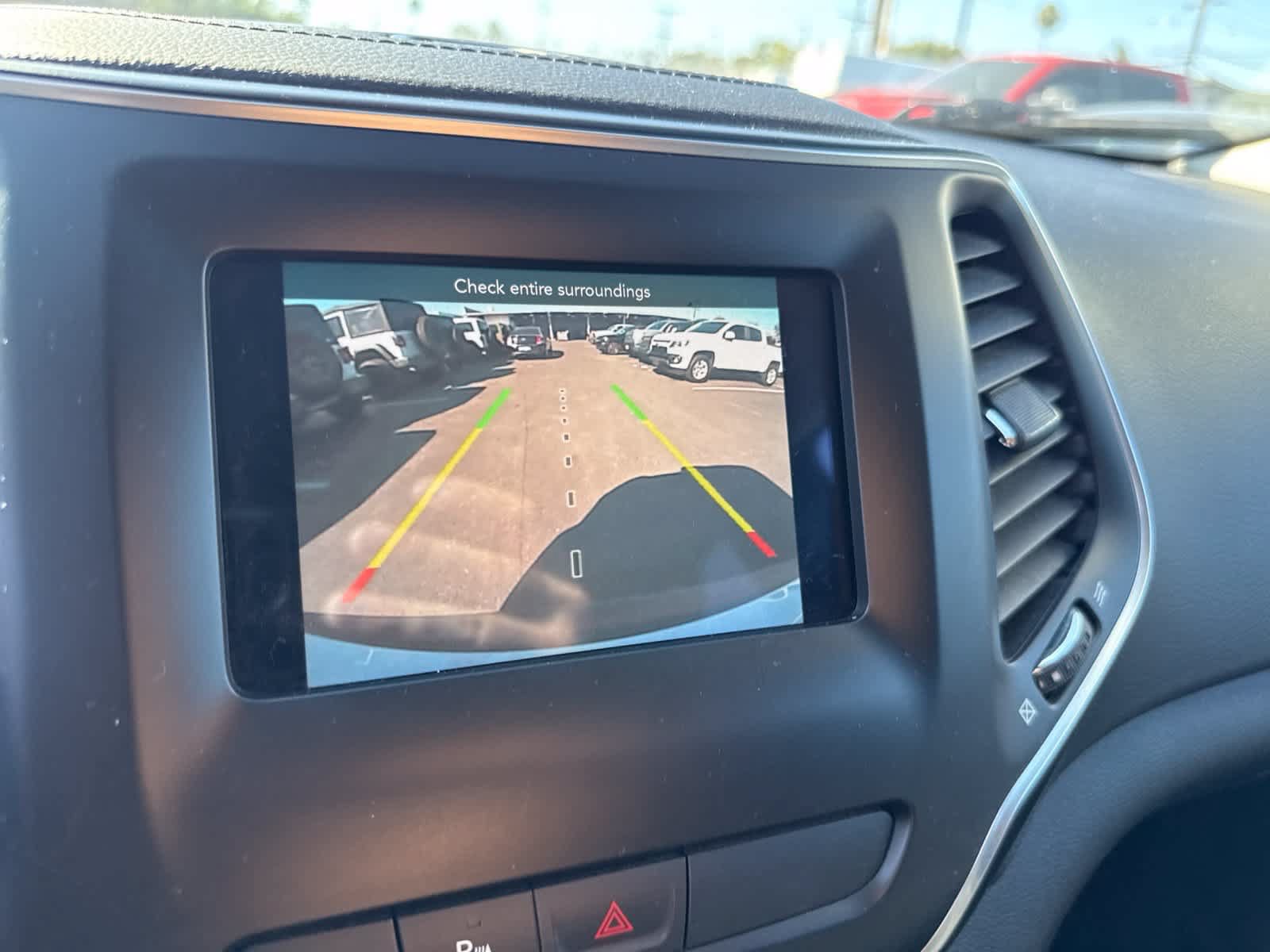 Used 2019 Jeep Cherokee Latitude Plus FWD image 24