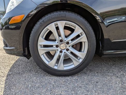 Used 2010 Mercedes-Benz E 350 4MATIC Sedan image 50