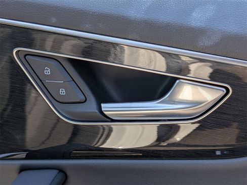 Used 2025 Audi Q7 3.0T Premium Plus image 38
