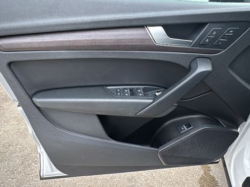 Used 2021 Audi Q5 2.0T Premium image 12