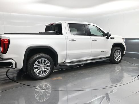 Used 2025 GMC Sierra 1500 Denali w/ Technology Package AWD/4WD image 3